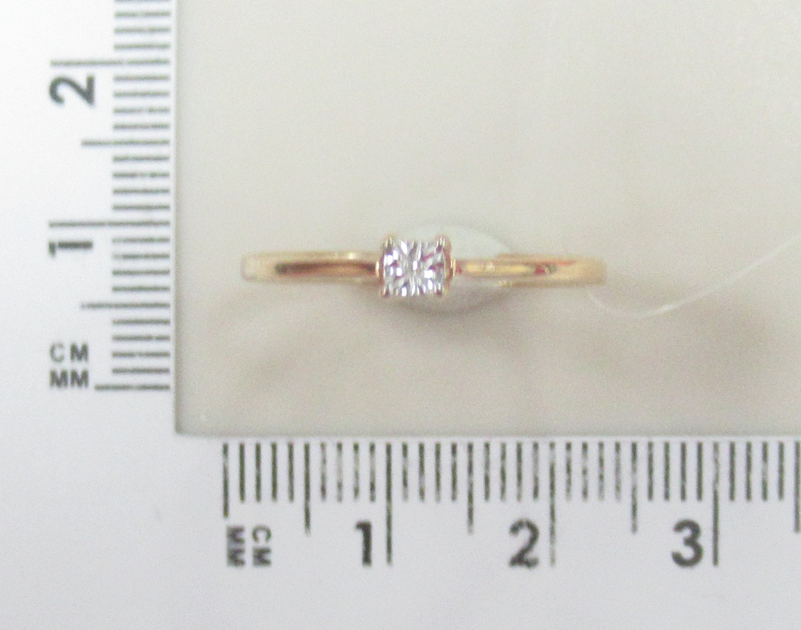 Серебряное кольцо с бриллиантом